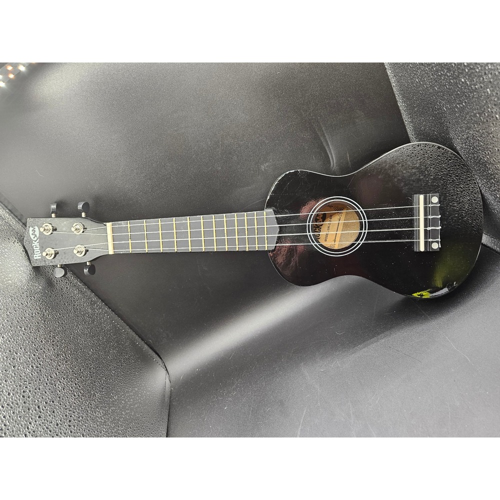 RockJam UK-222-BK Soprano Ukulele Black Gloss with Gig Bag 21 In Four String RR